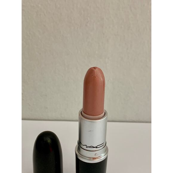 Mac Politely Pink Lustre Lipstick Pink RARE New 517 Damaged Tip - Picture 9 of 10